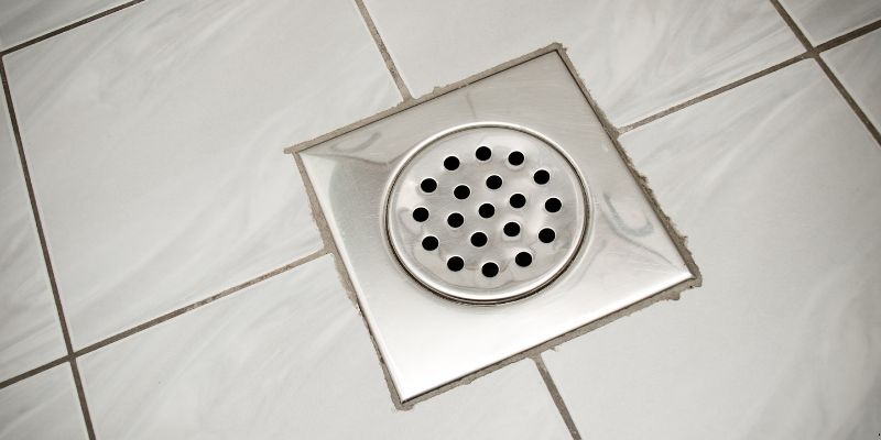 O Que é Bom para Desentupir Ralo de Banheiro em Maringá: 5 Métodos Práticos